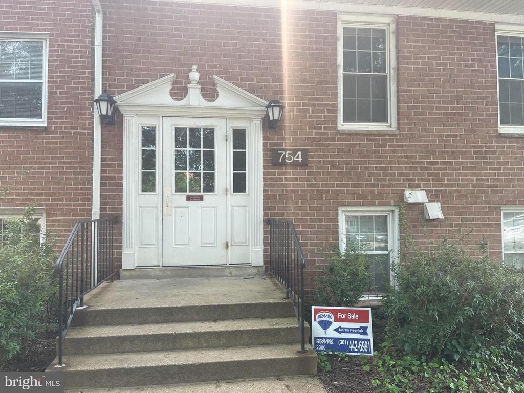 754 Quince Orchard Boulevard #p-2 photo 1
