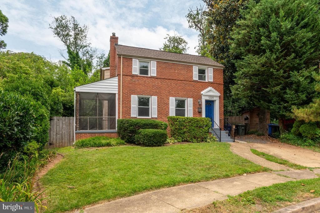 1220 N Livingston Street, Arlington