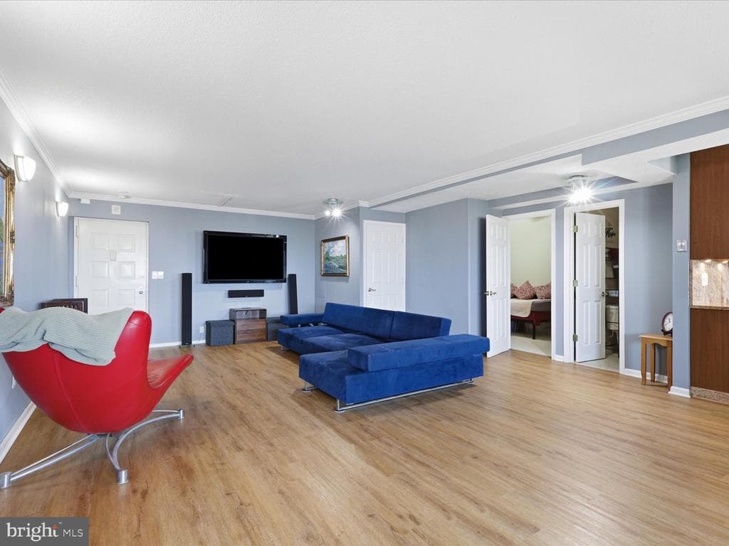 8350 Greensboro Drive #1017, McLean