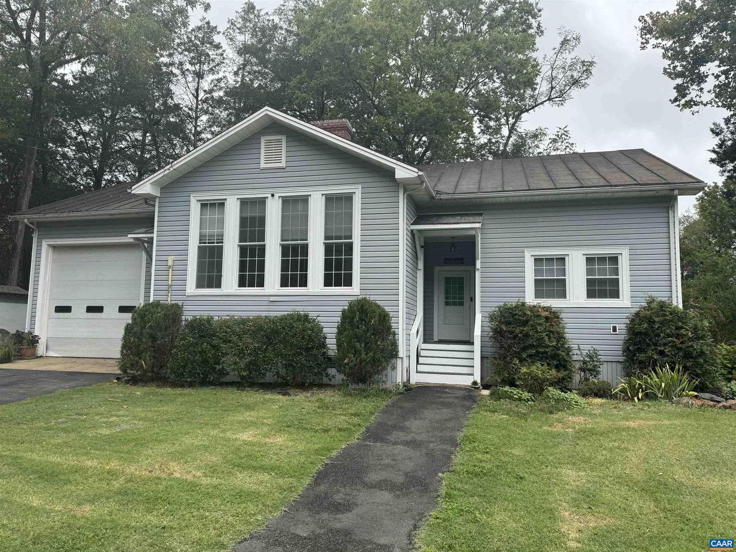 15684 West River Rd photo 1