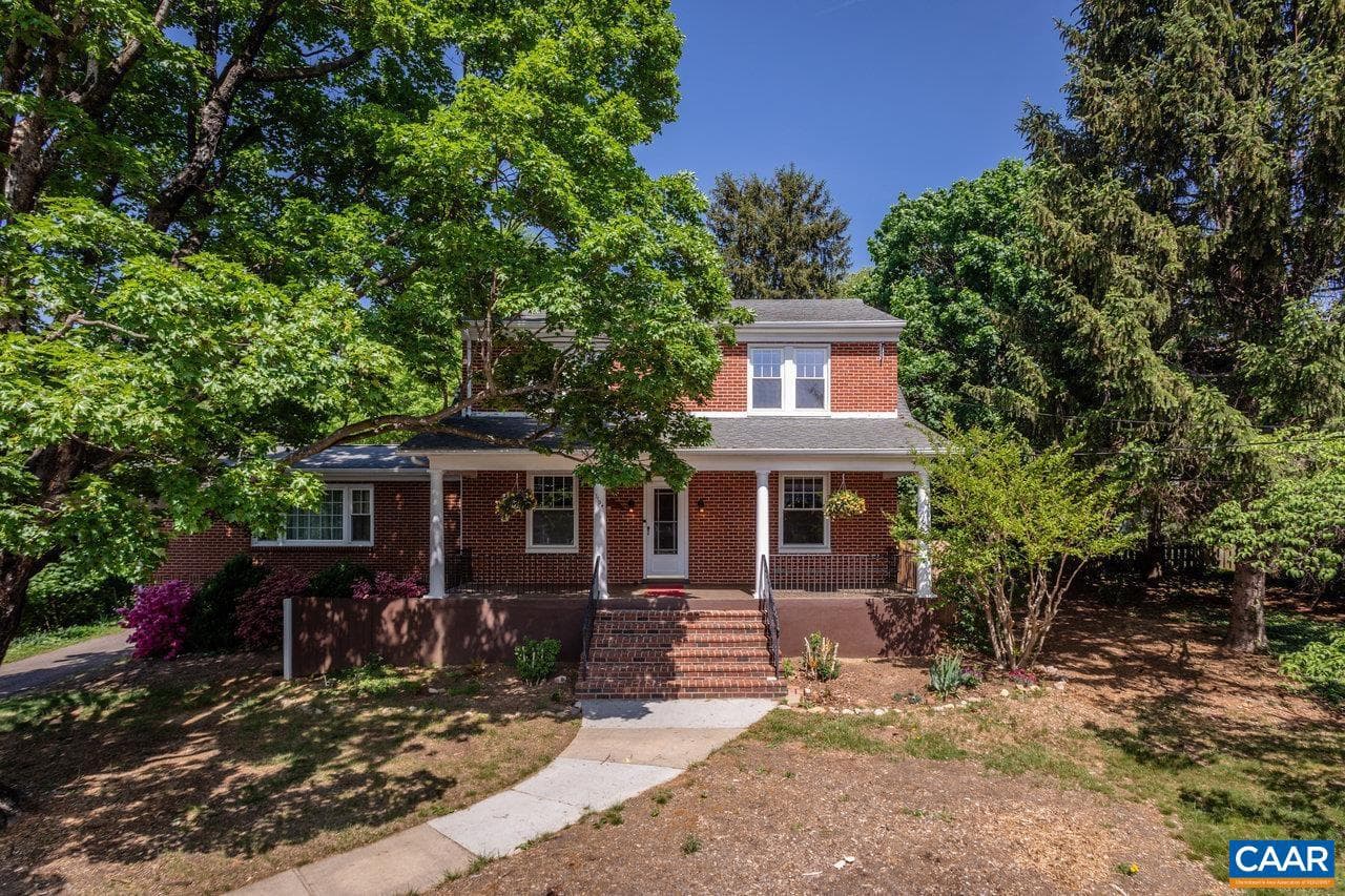 1104 N Coalter St photo 1