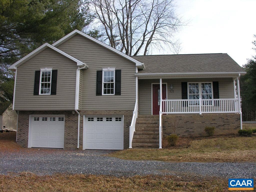 101 Sterling Dr photo 1