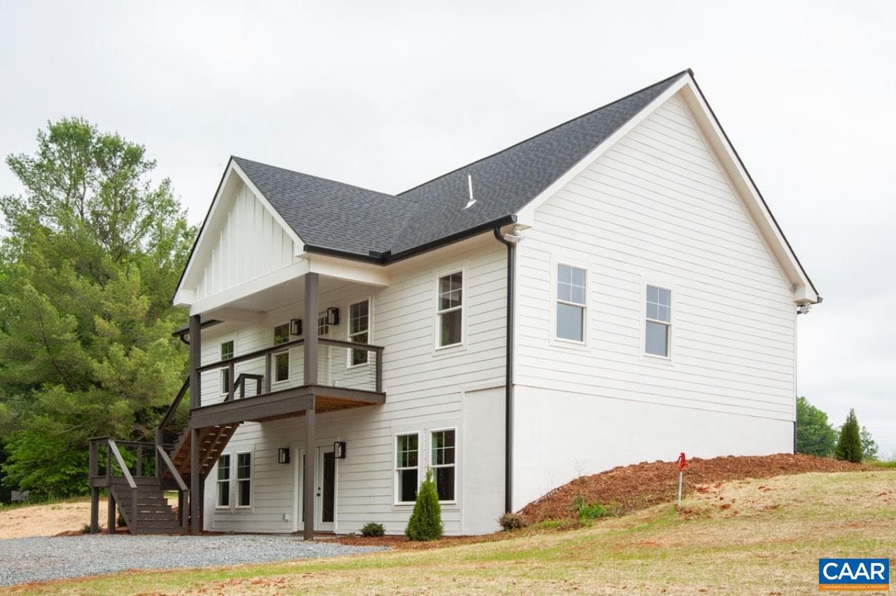 205 League Ln photo 1