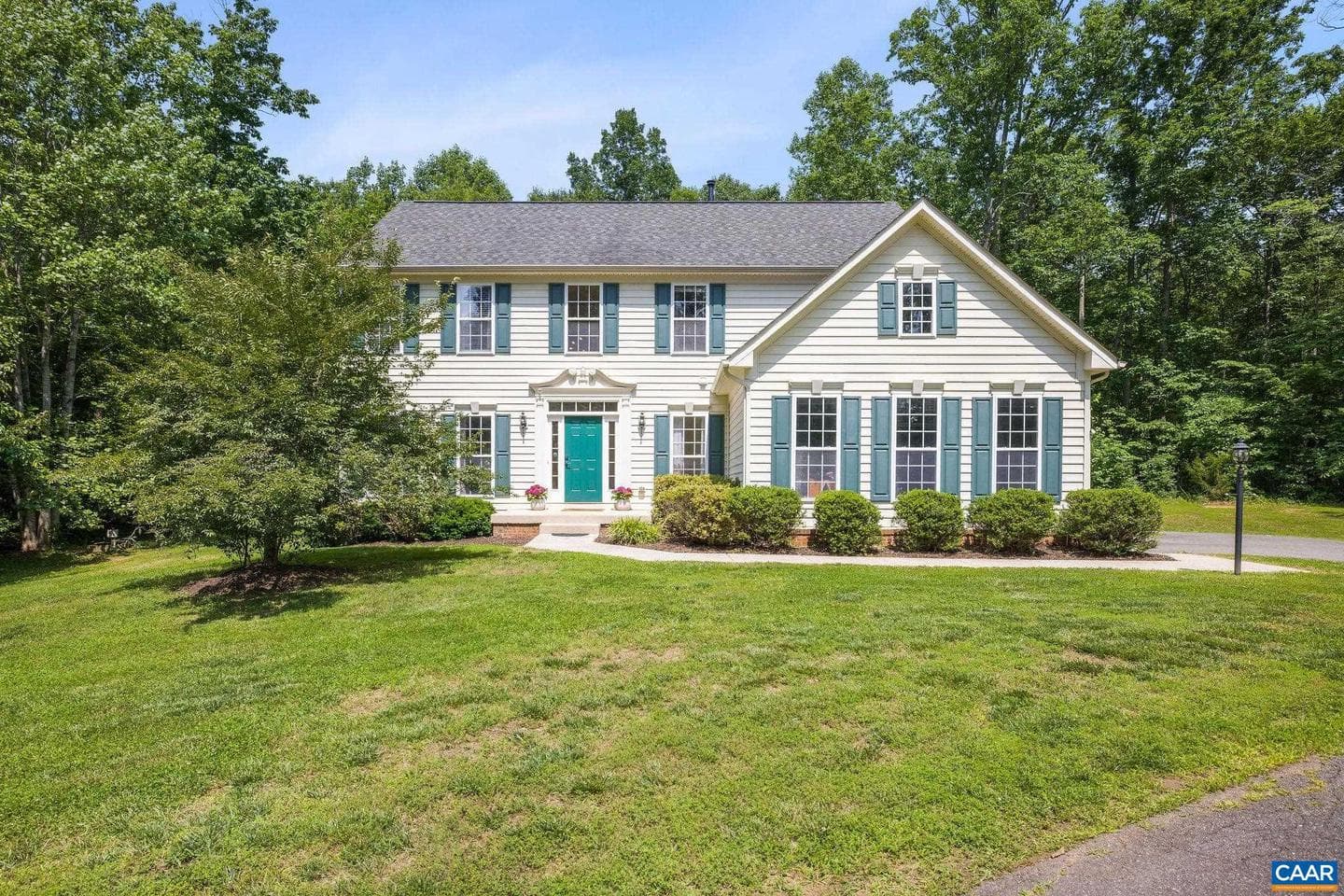163 Carter Ln photo 1