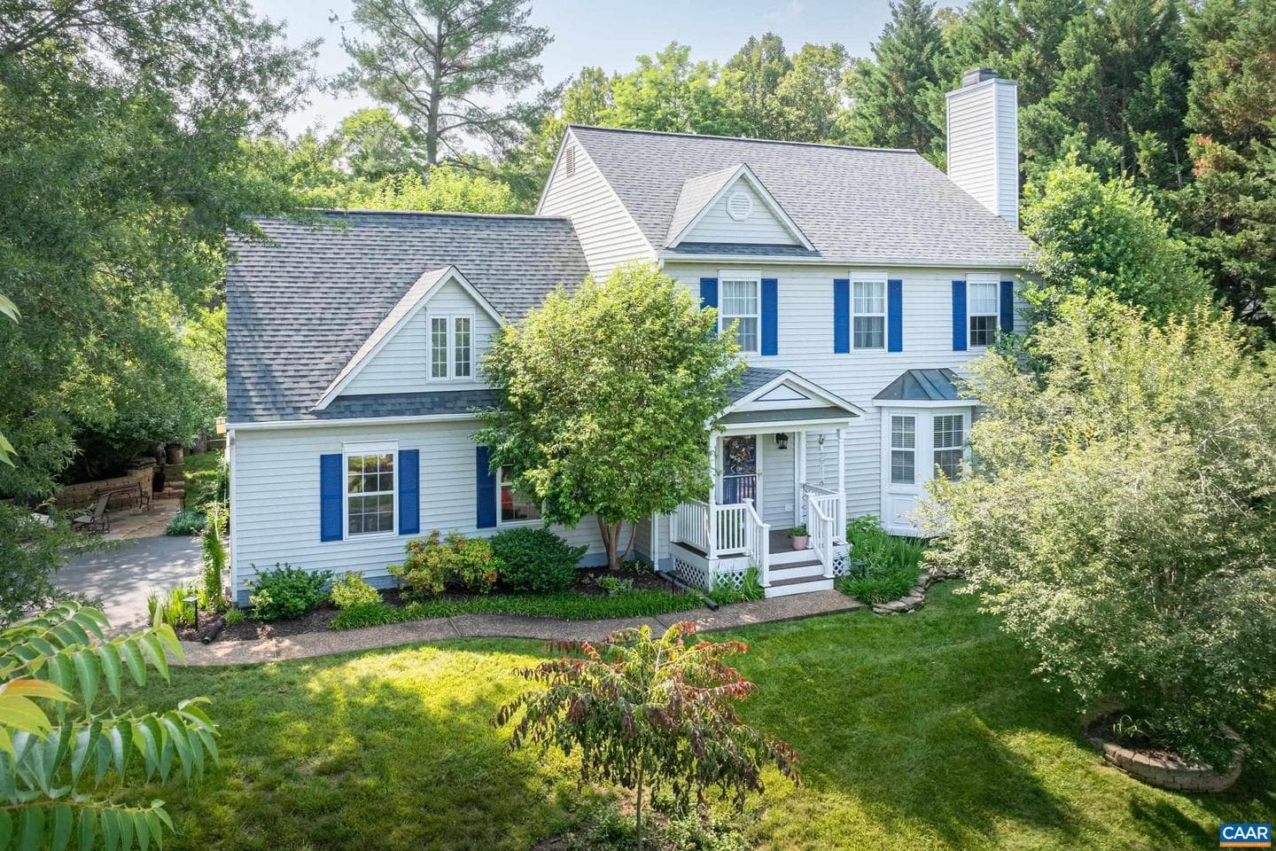 1500 Honeysuckle Ln photo 1