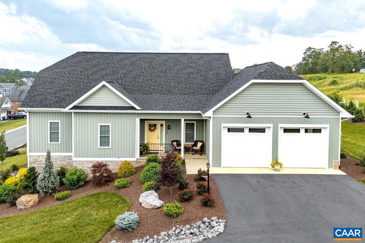 219 Heather Ln photo 1