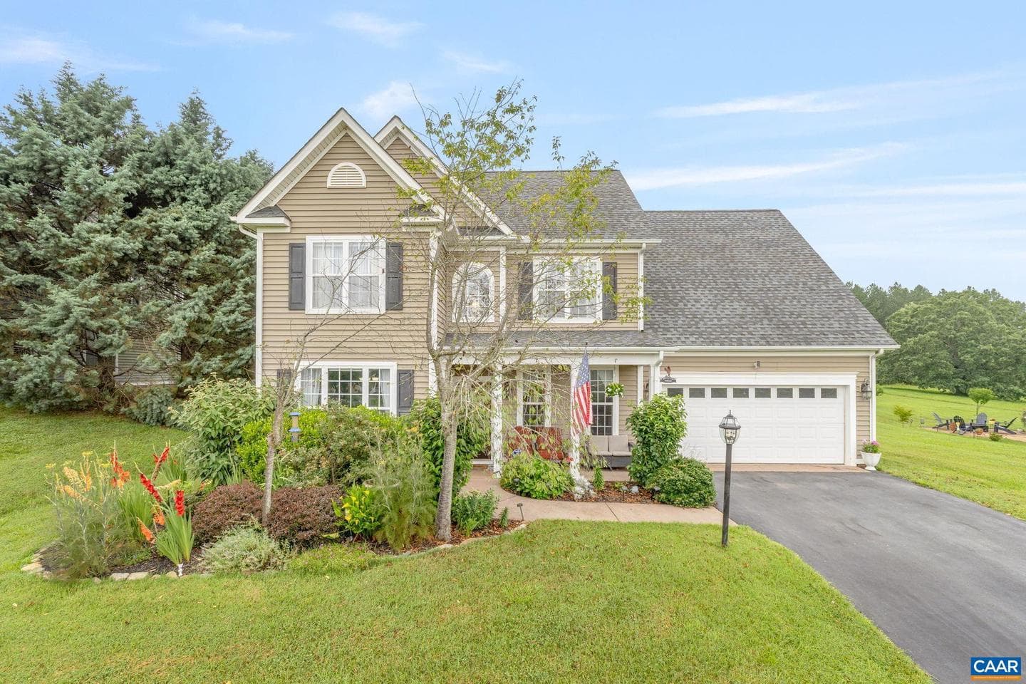 164 Glen Cir photo 1