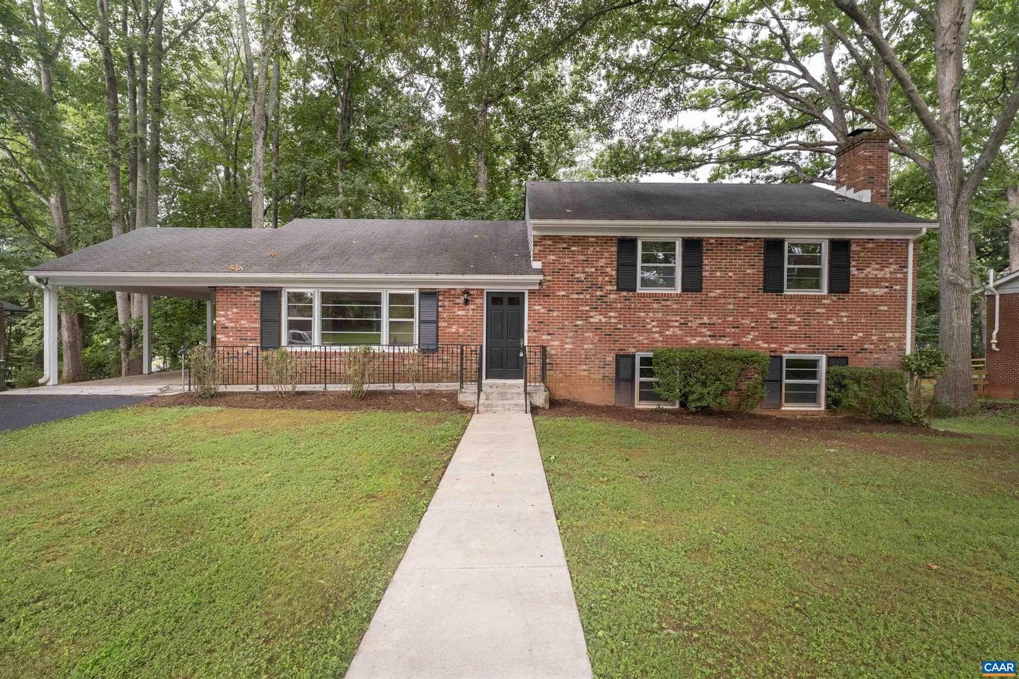 511 Berwick Ct photo 1