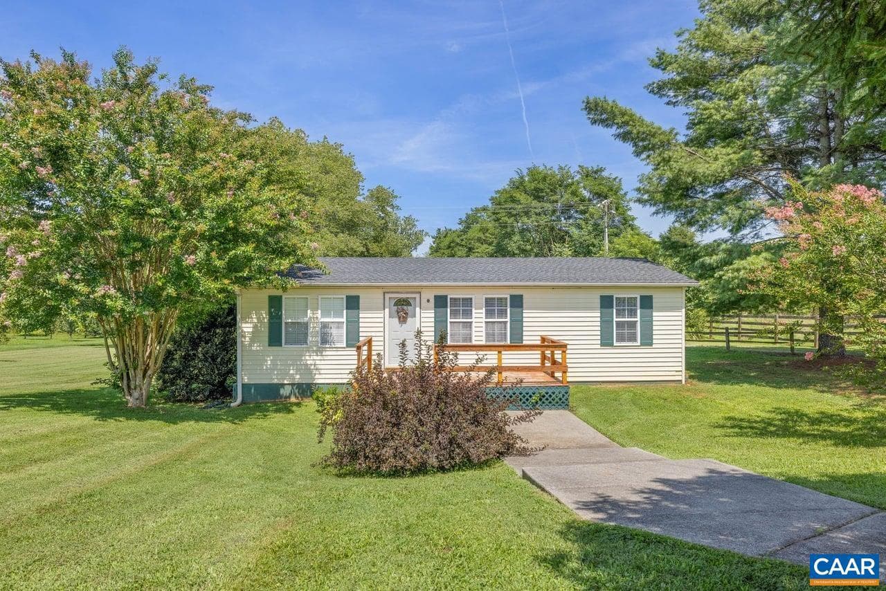 10589 Spotswood Trl photo 1