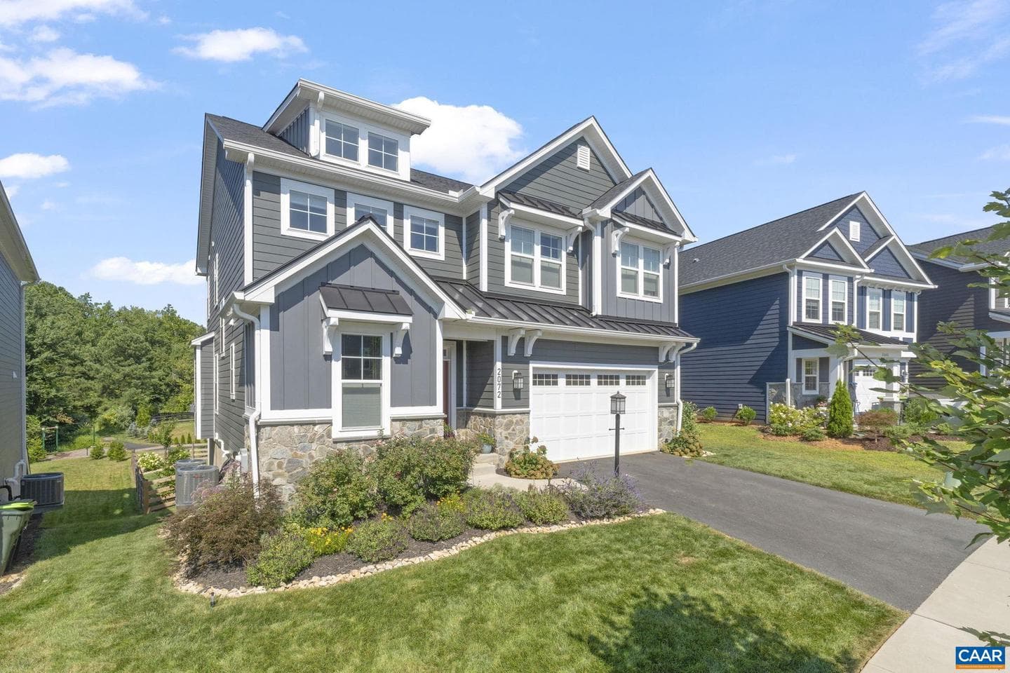 2072 Dunwood Dr photo 1