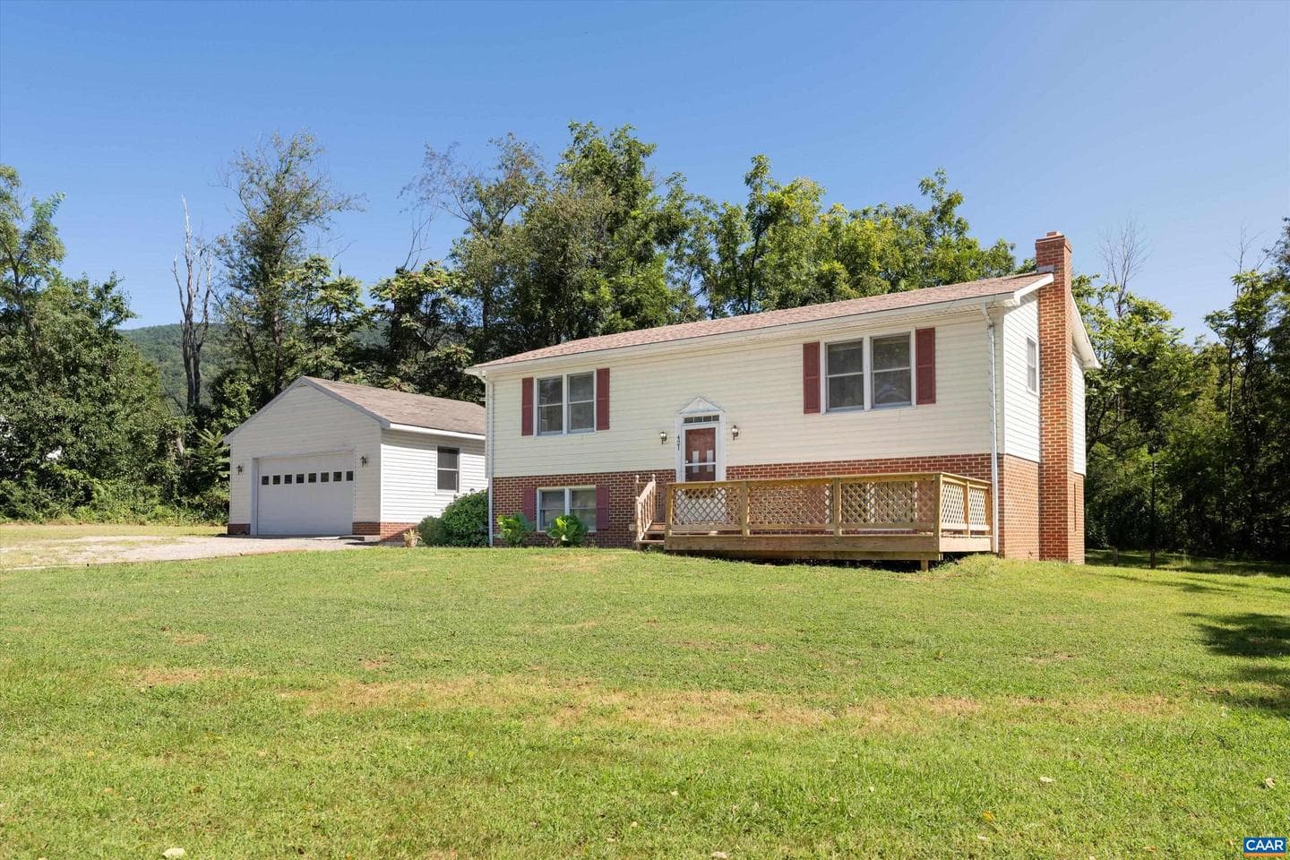 421 Newtown Rd photo 1