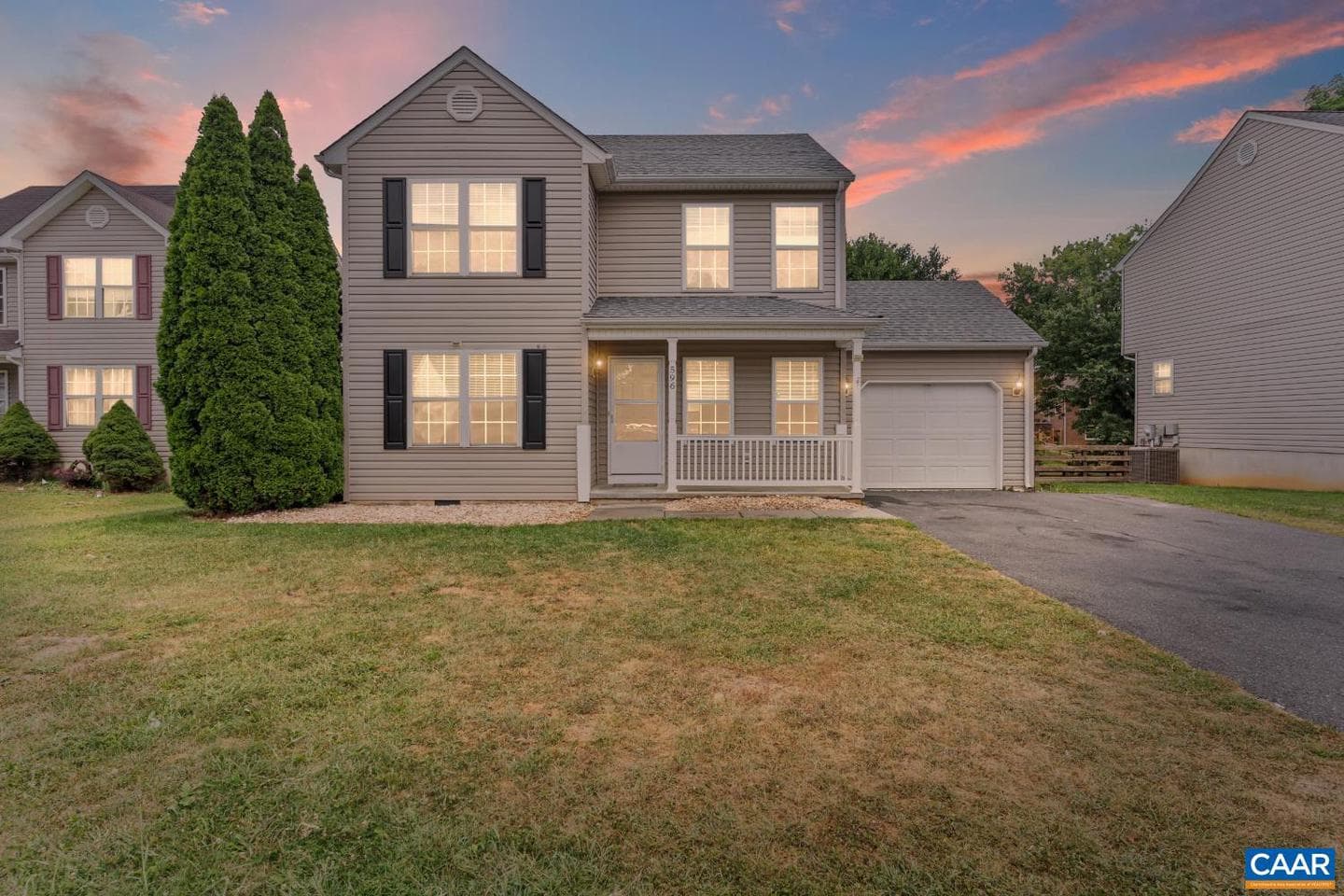596 Edwardian Ln photo 1