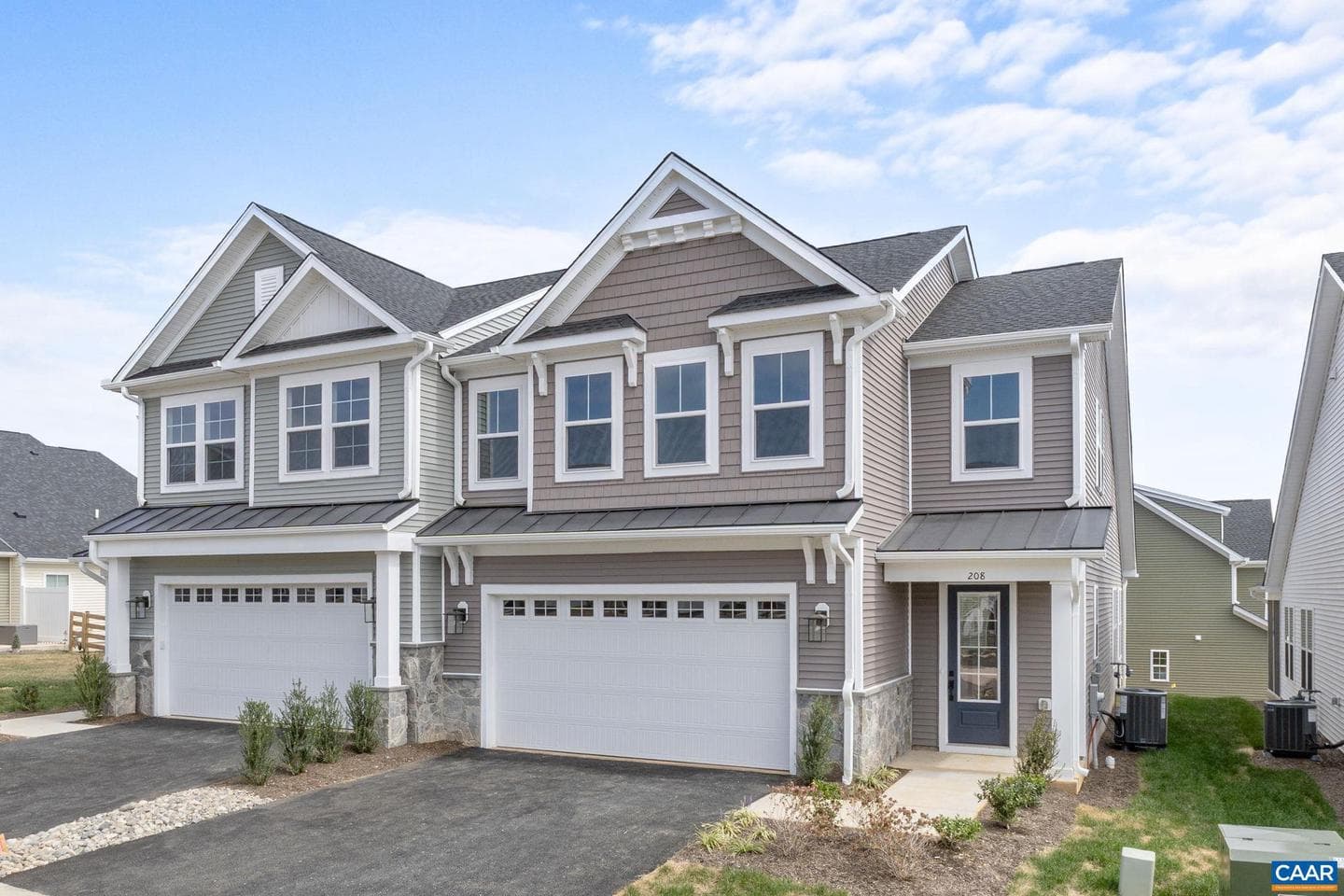 208 Sunbird Ln photo 1