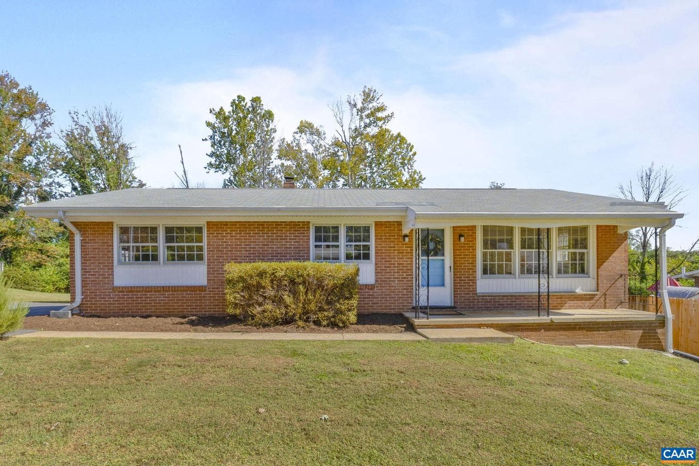 2208 Dominion Dr photo 1