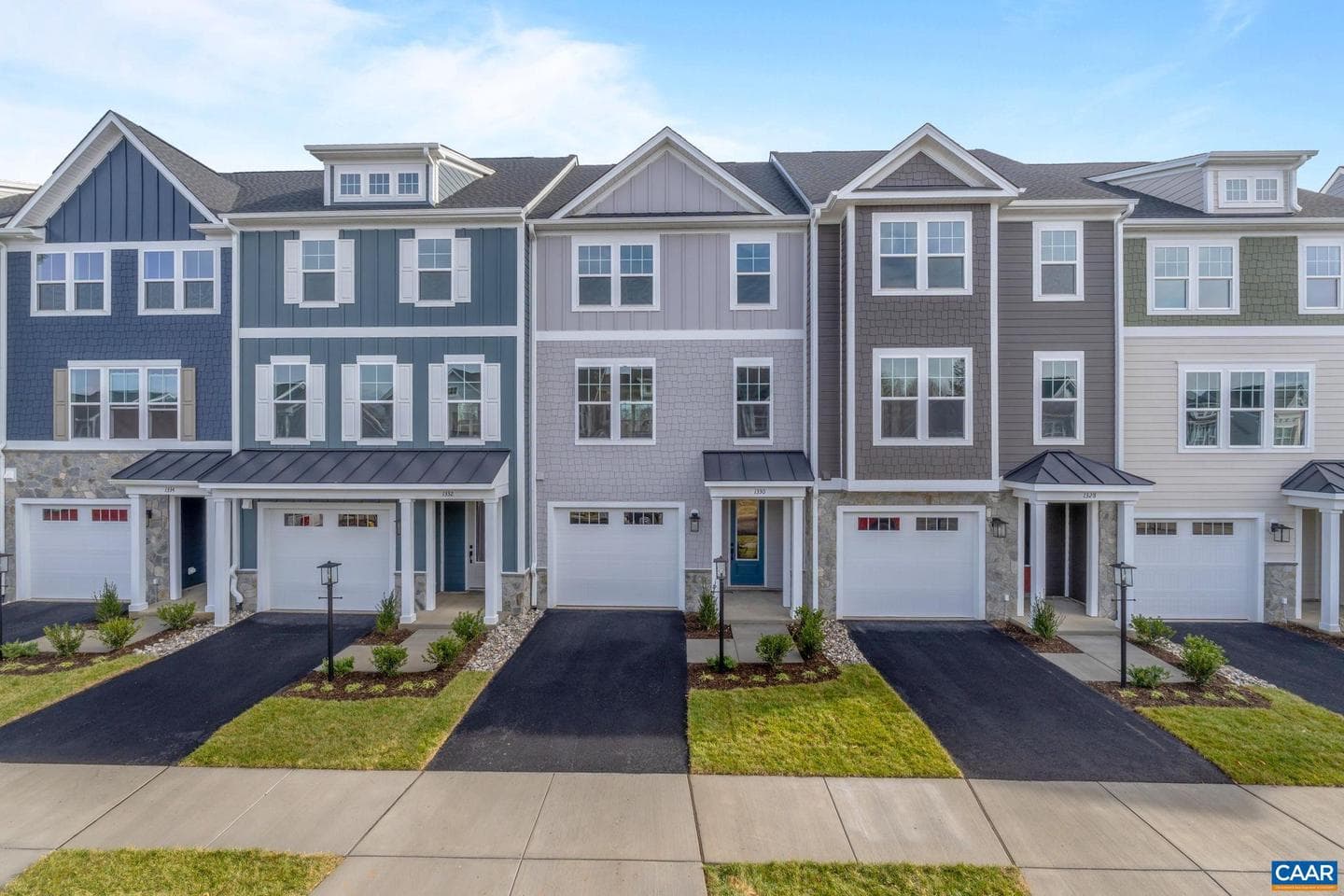 4040 Talen Ln photo 1