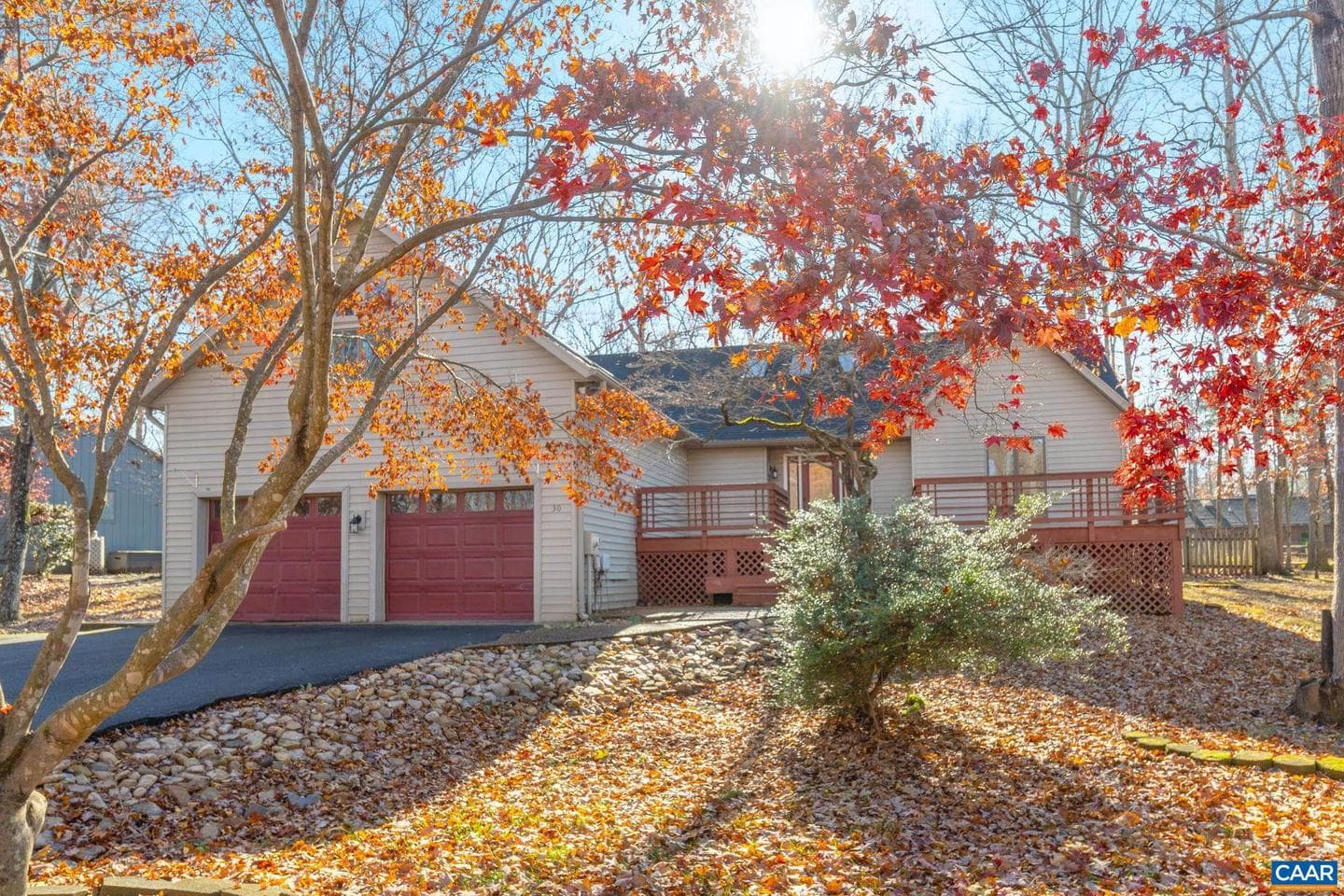 30 Colonial Rd