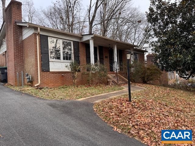 703 Village Rd photo 1