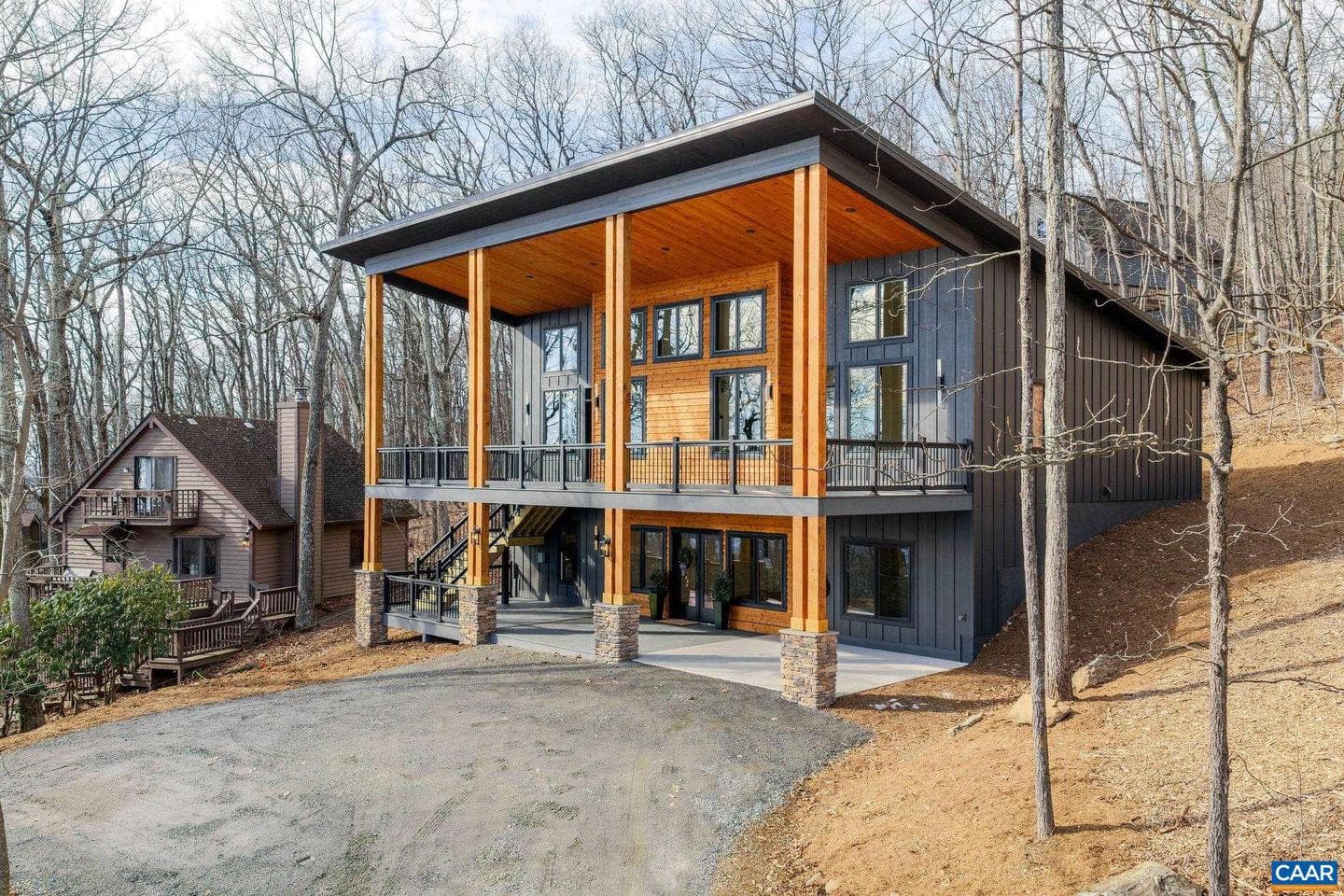 48 Oak Ln photo 1