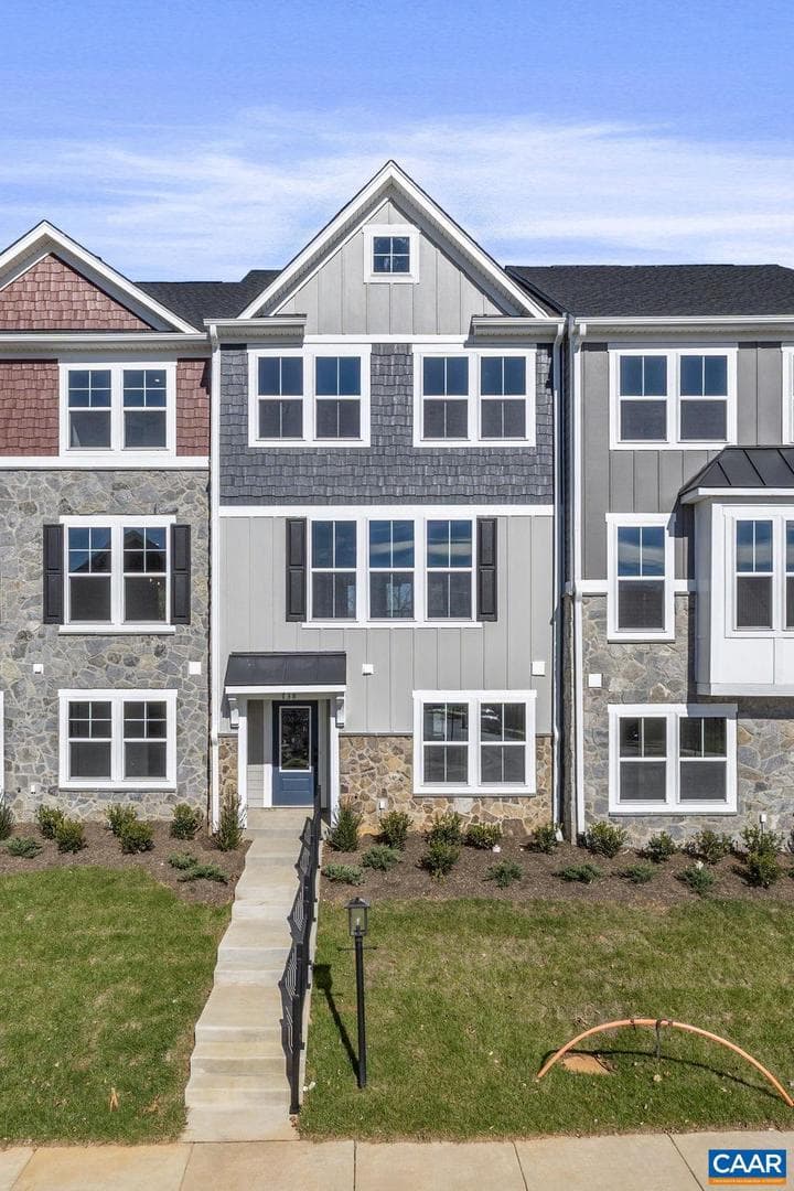 738 Park Ridge Dr