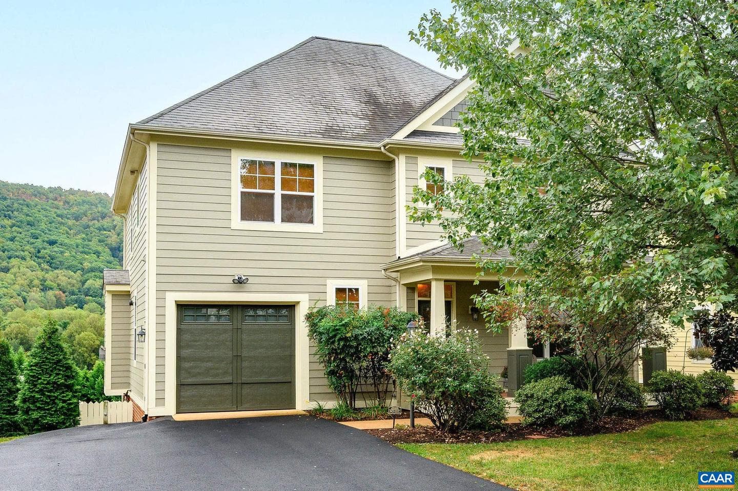 1124 Arden Dr photo 1