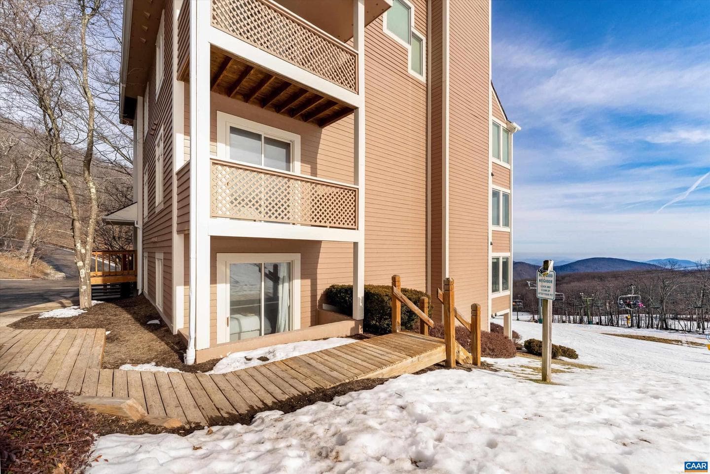 921 Diamond Hill Condos photo 1