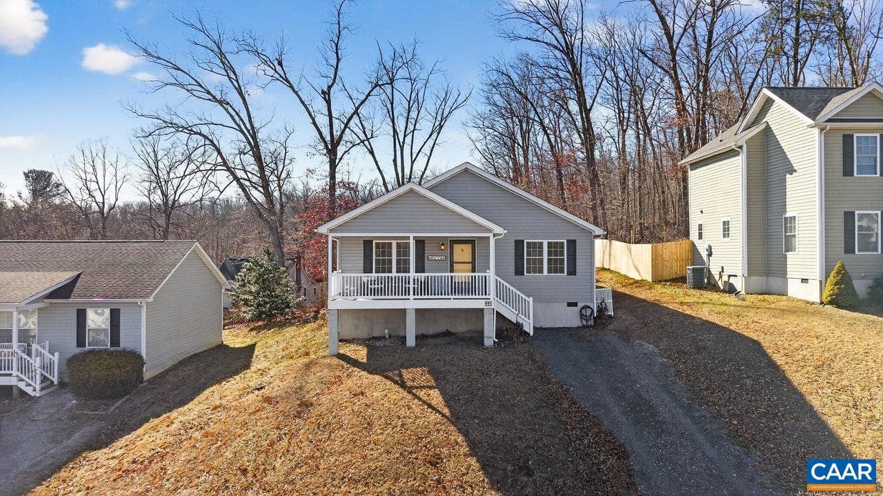 445 Kirby Ave photo 1