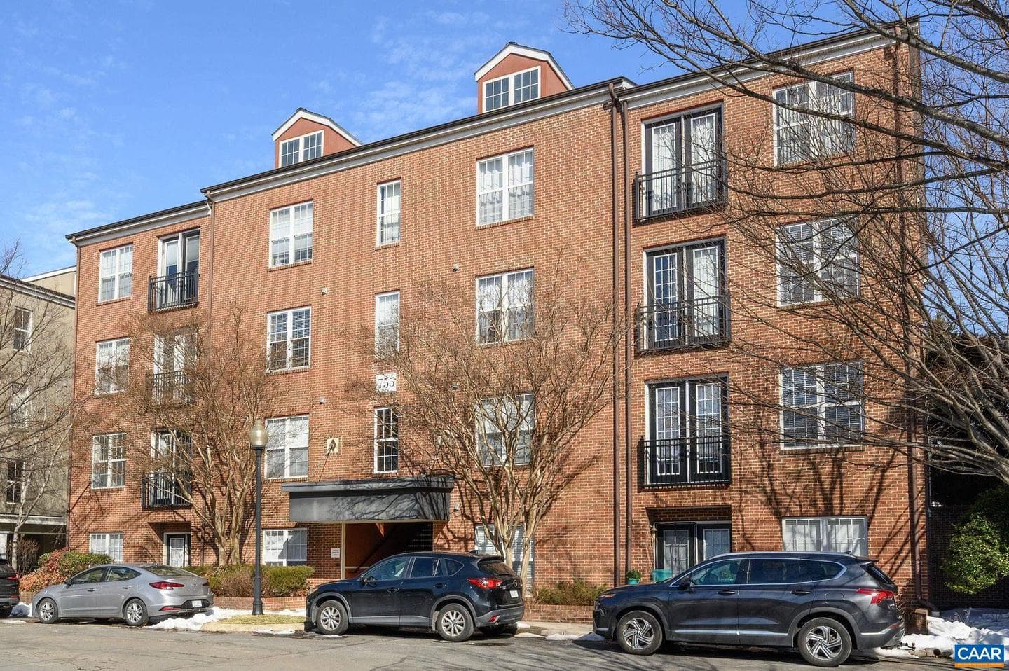 755 Walker Sq #4b photo 1