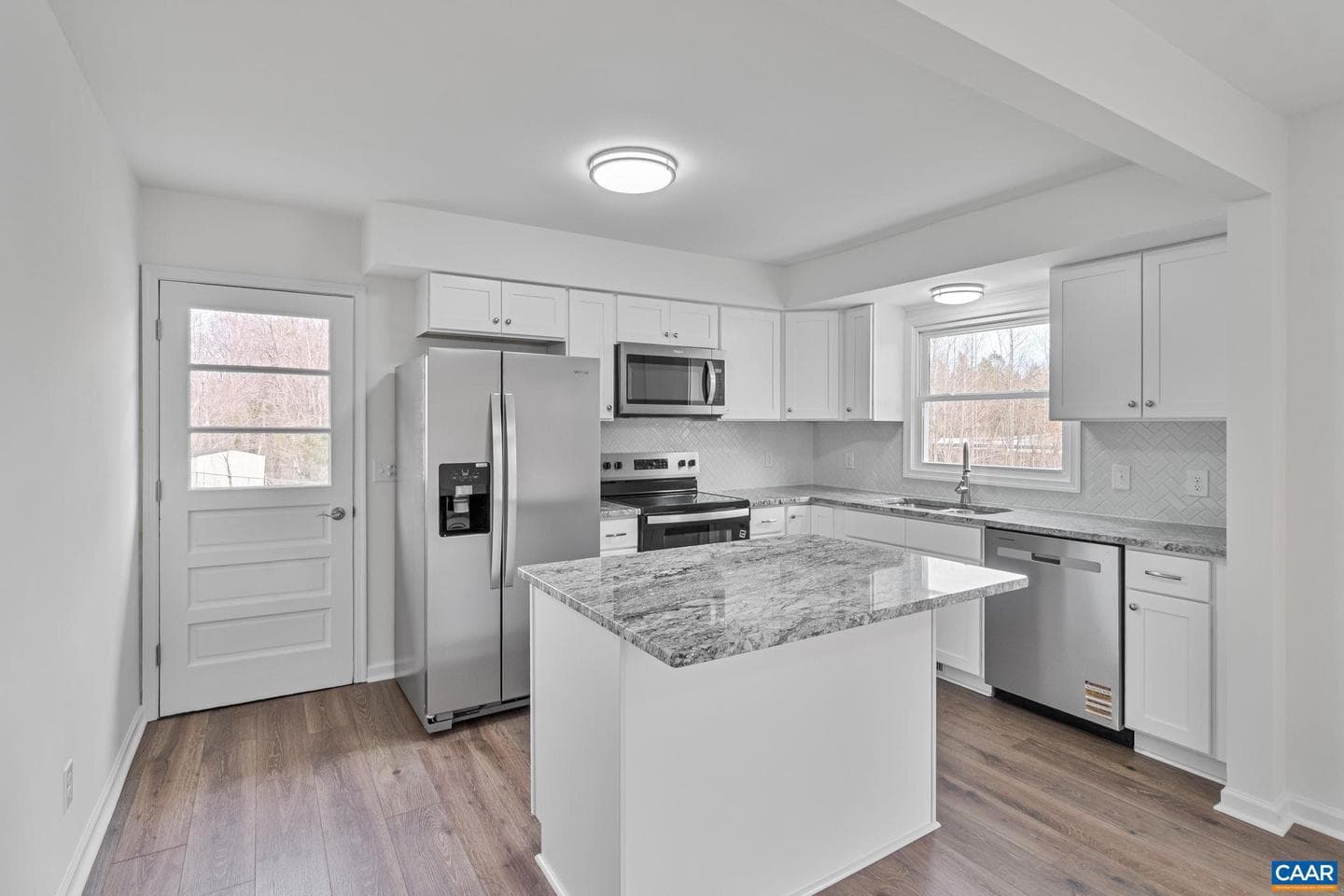 115 Deerwood Dr