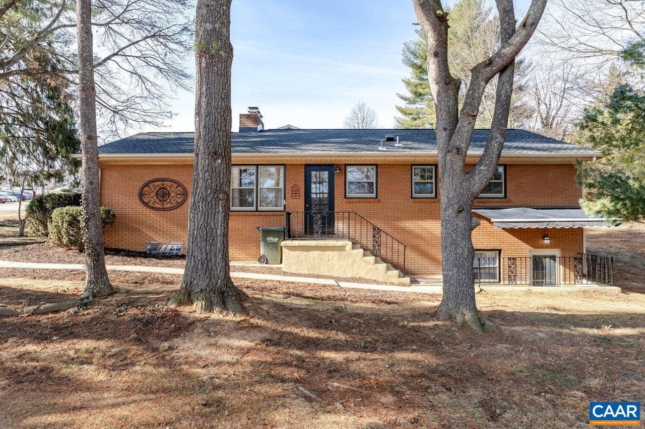 1408 N Coalter St photo 1