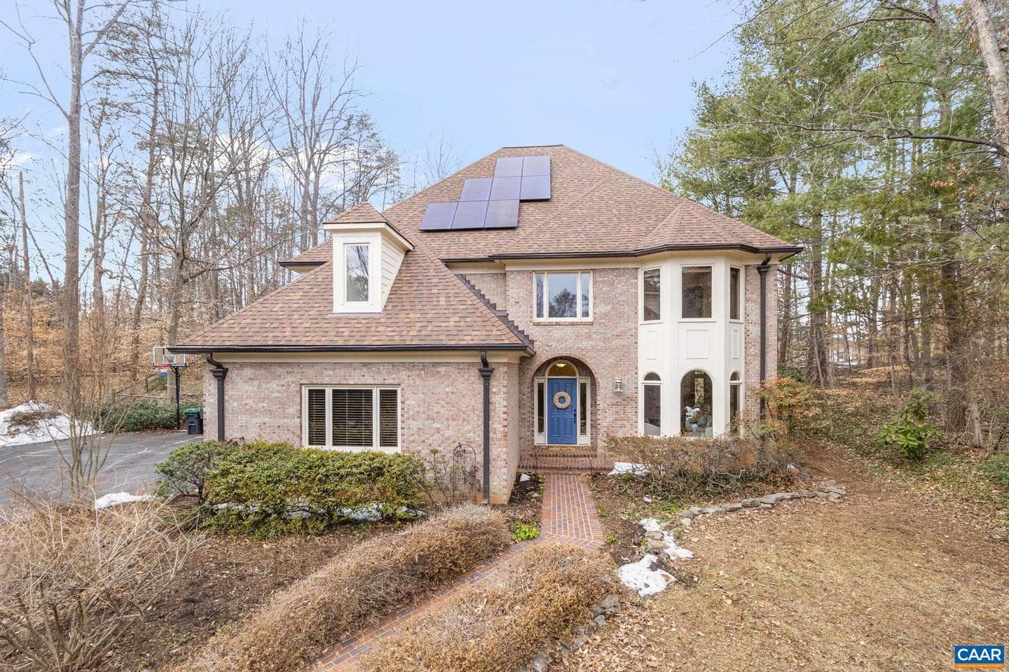 3104 Edgewater Dr photo 1