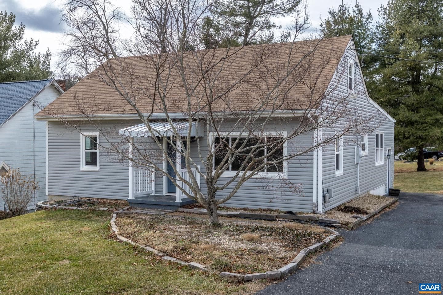 112 Lee St photo 1