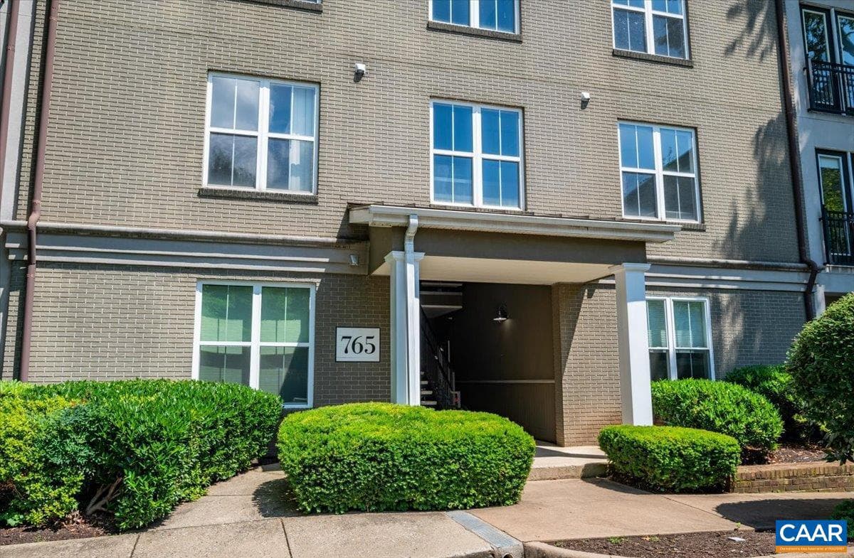 765 Walker Sq #4a