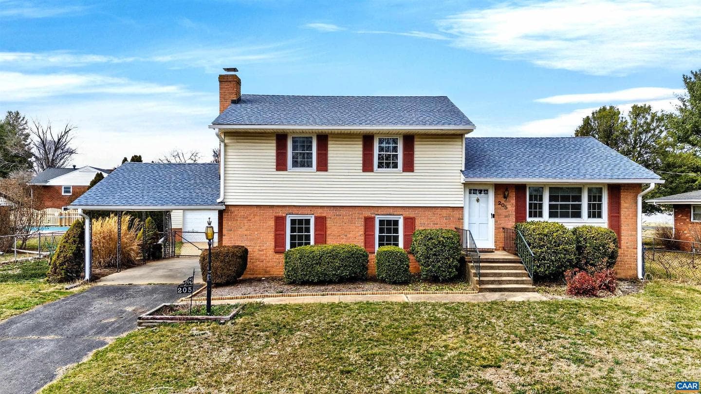 205 Stonewall Dr photo 1