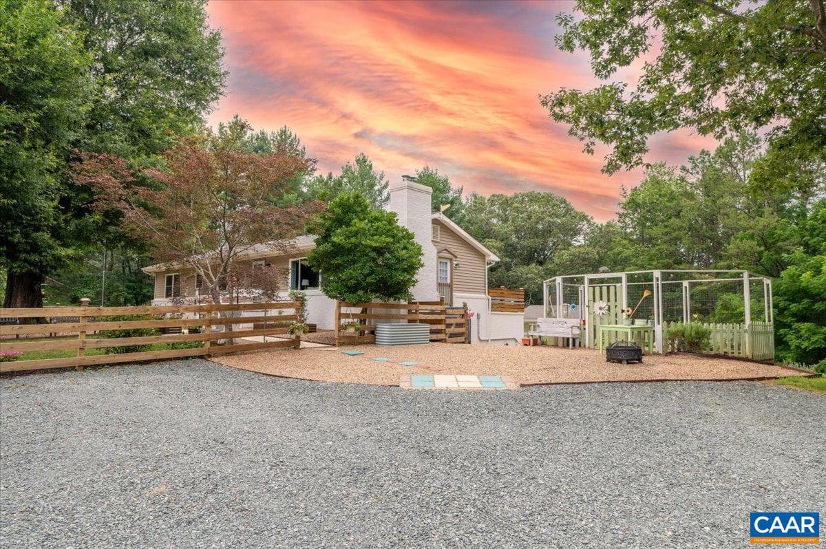 1196 Allen Farm Ln photo 1