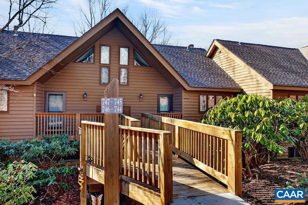 745 Laurelwood Condos #745, Roseland