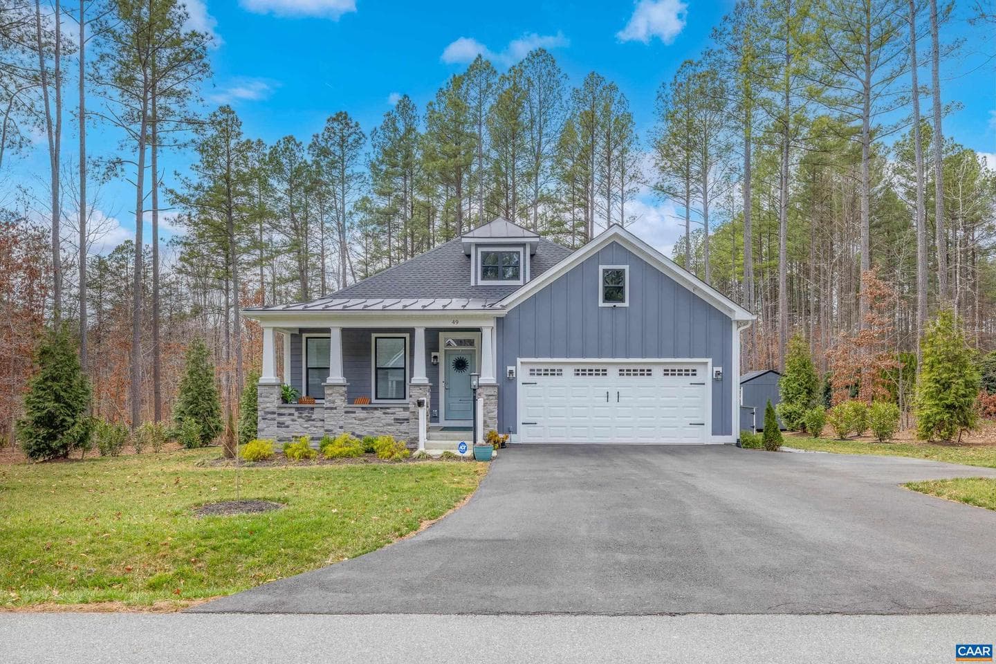 49 Pine Shadow Ct