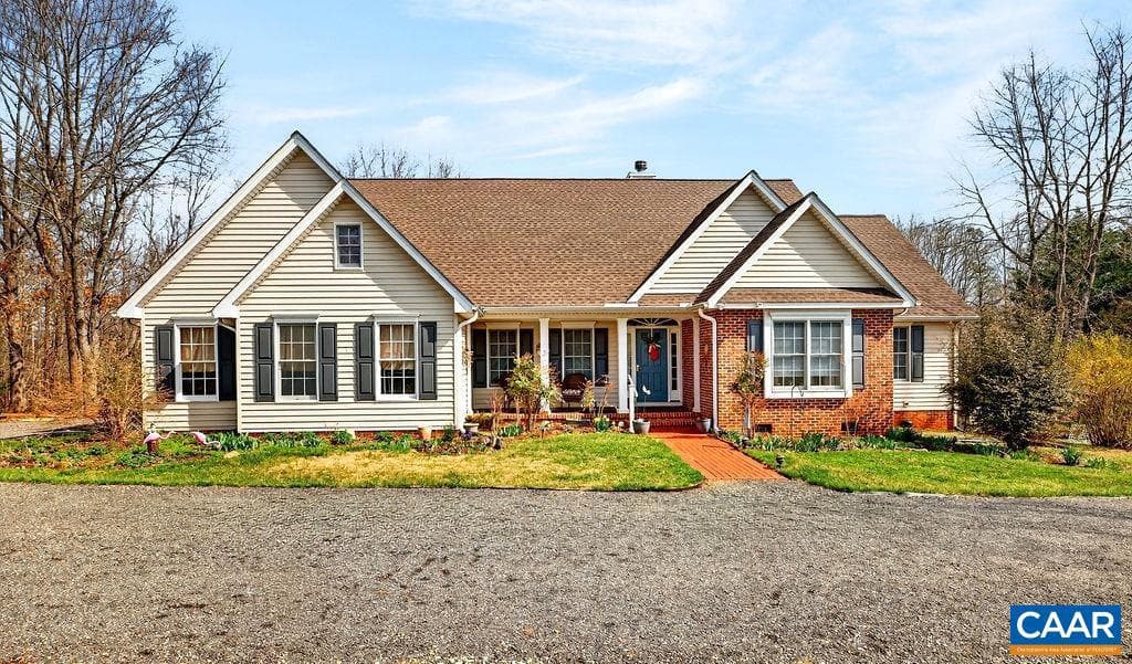 241 Truslows Ln photo 1