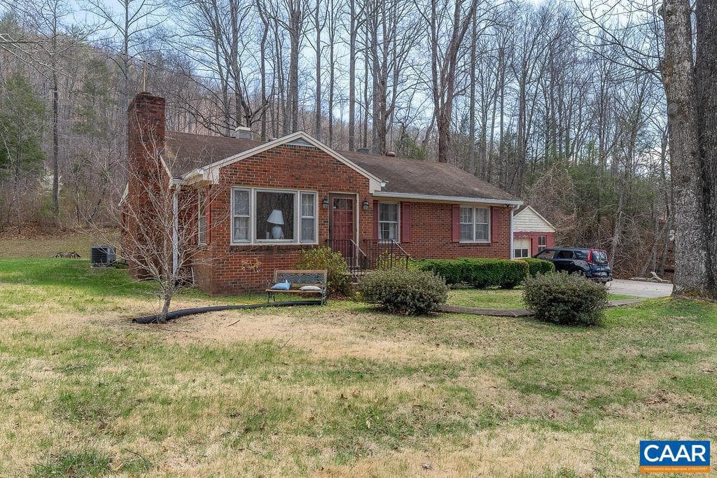 1380 S F T Valley Rd photo 1
