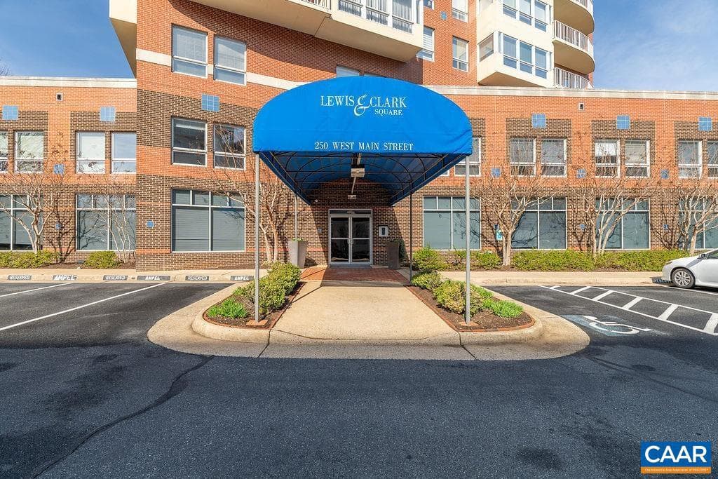 250 W Main St #504