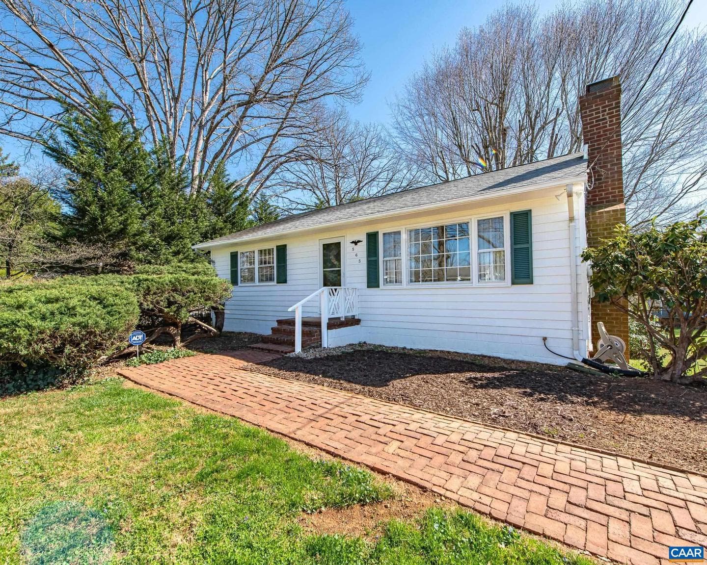 565 Stagecoach Rd photo 1