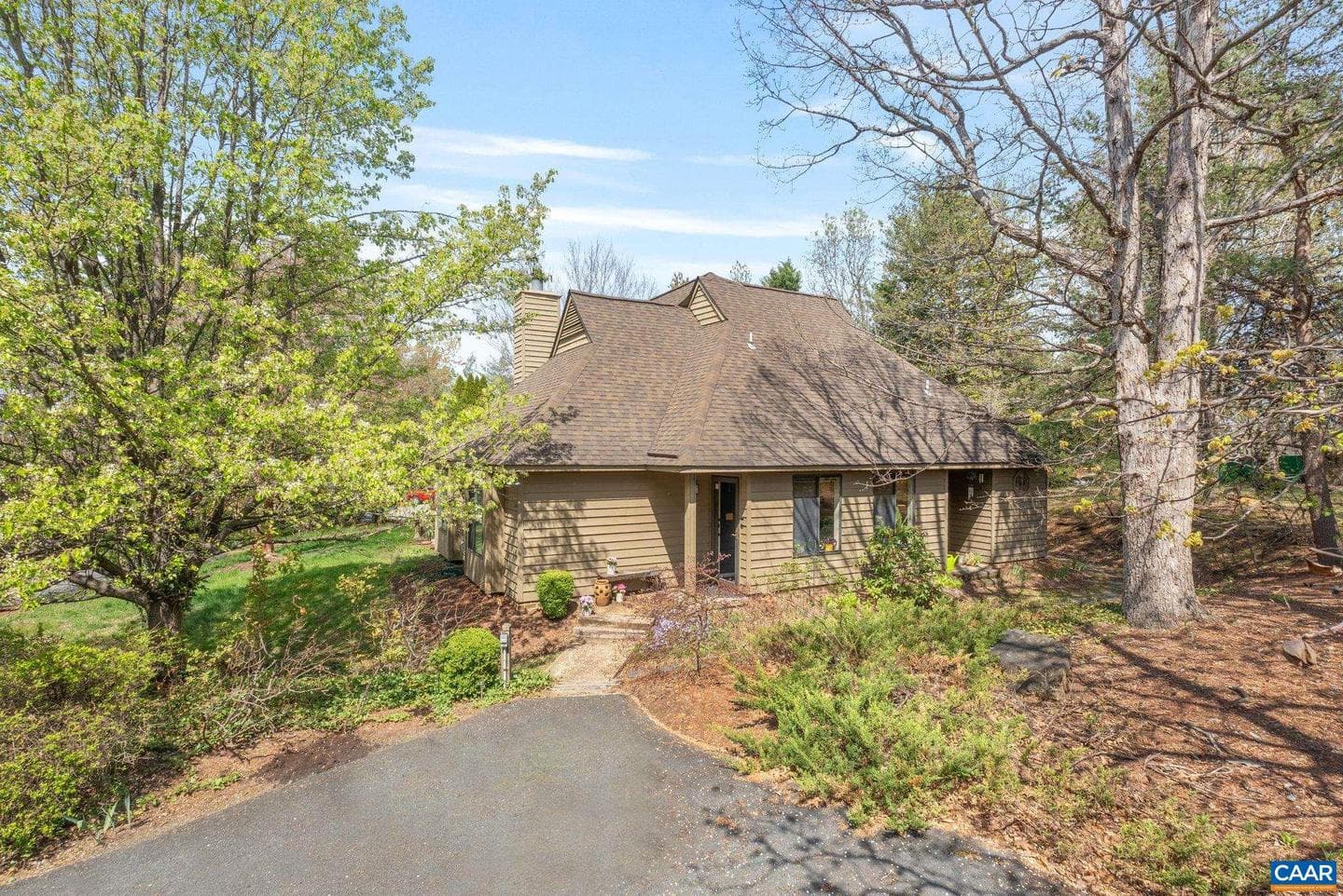 1 Ridgeview Cir photo 1