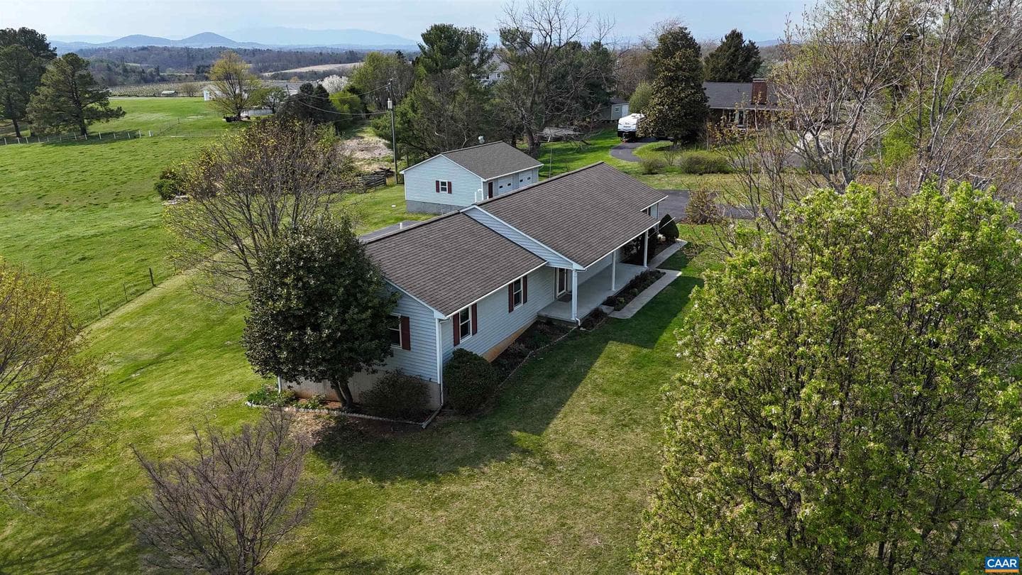 224 Saint James Rd photo 1
