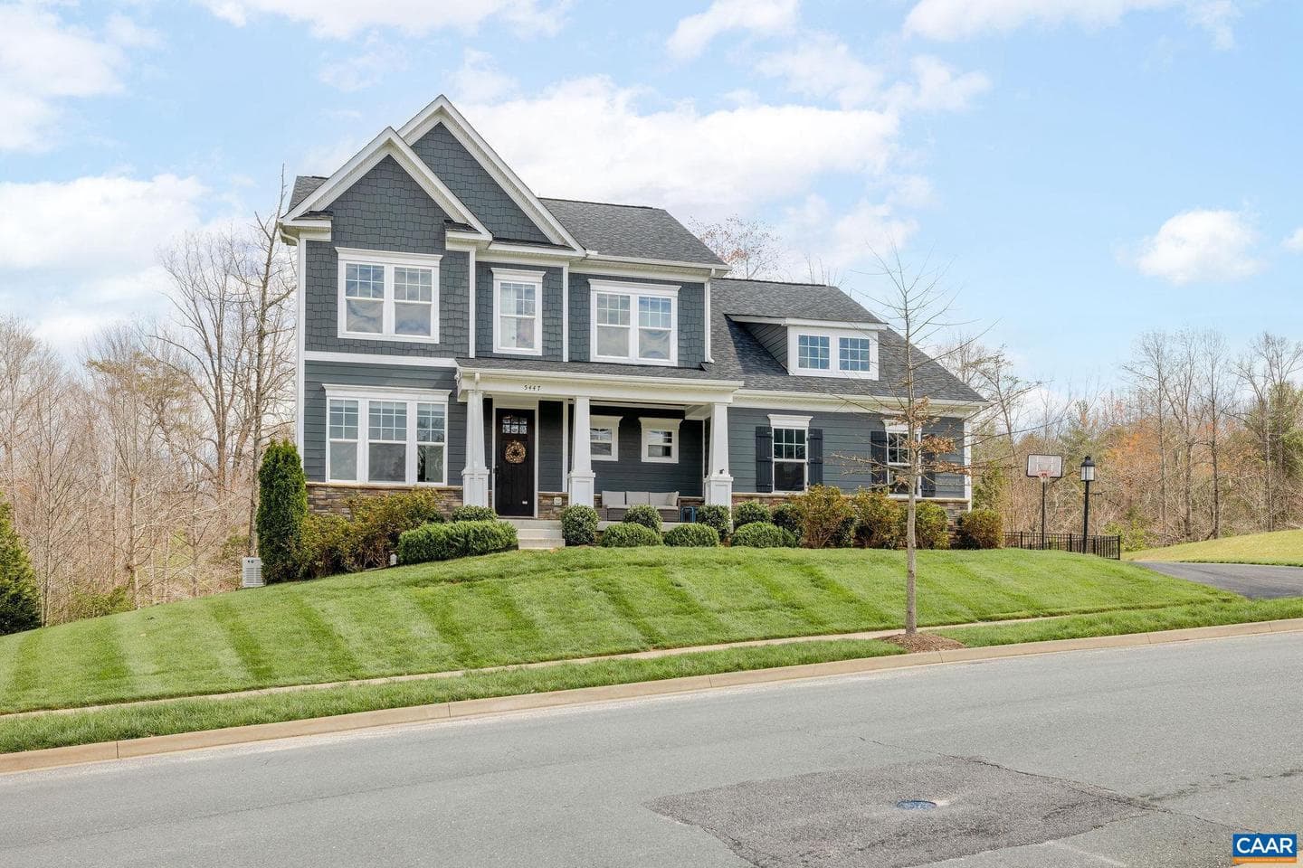 5447 Oxbow Dr