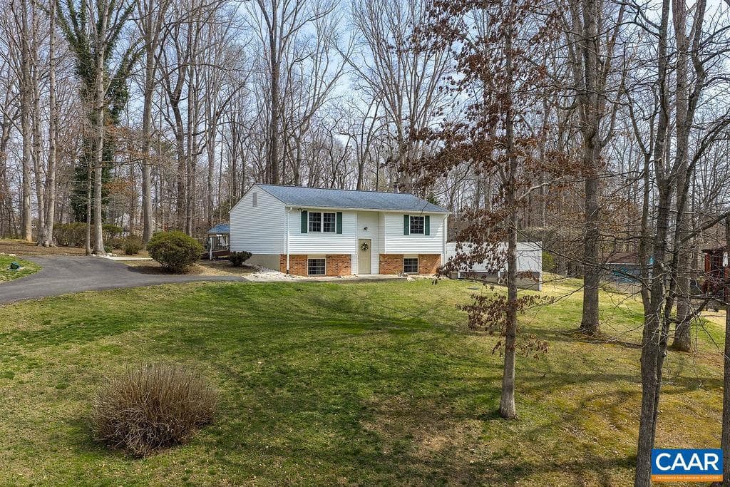 97 Lumber Ln photo 1