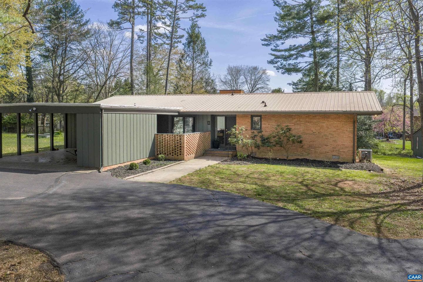 5 Vincennes Ct
