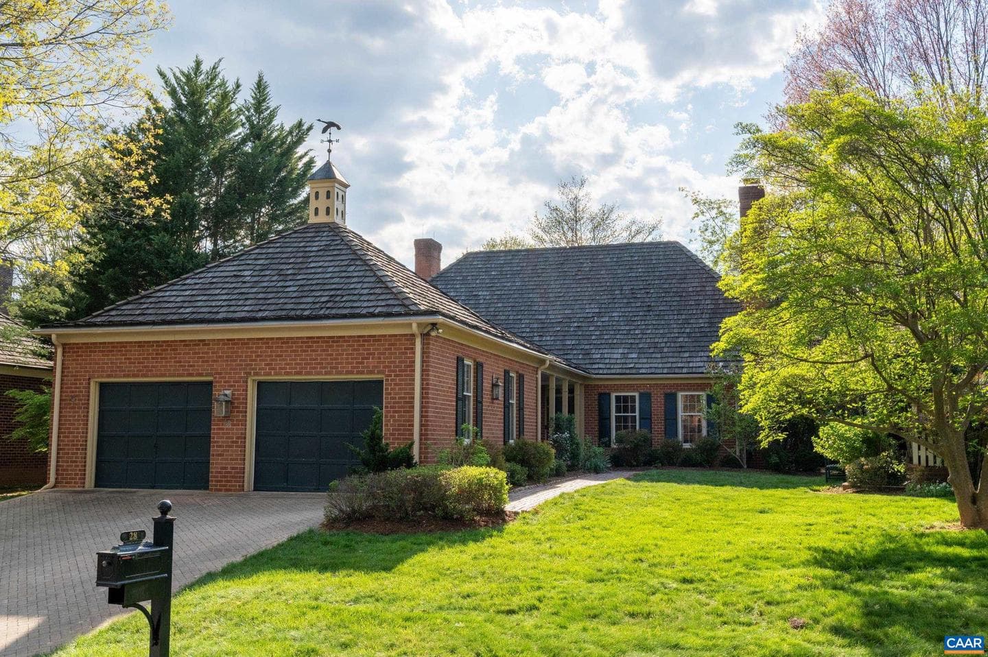 28 Ednam Village St