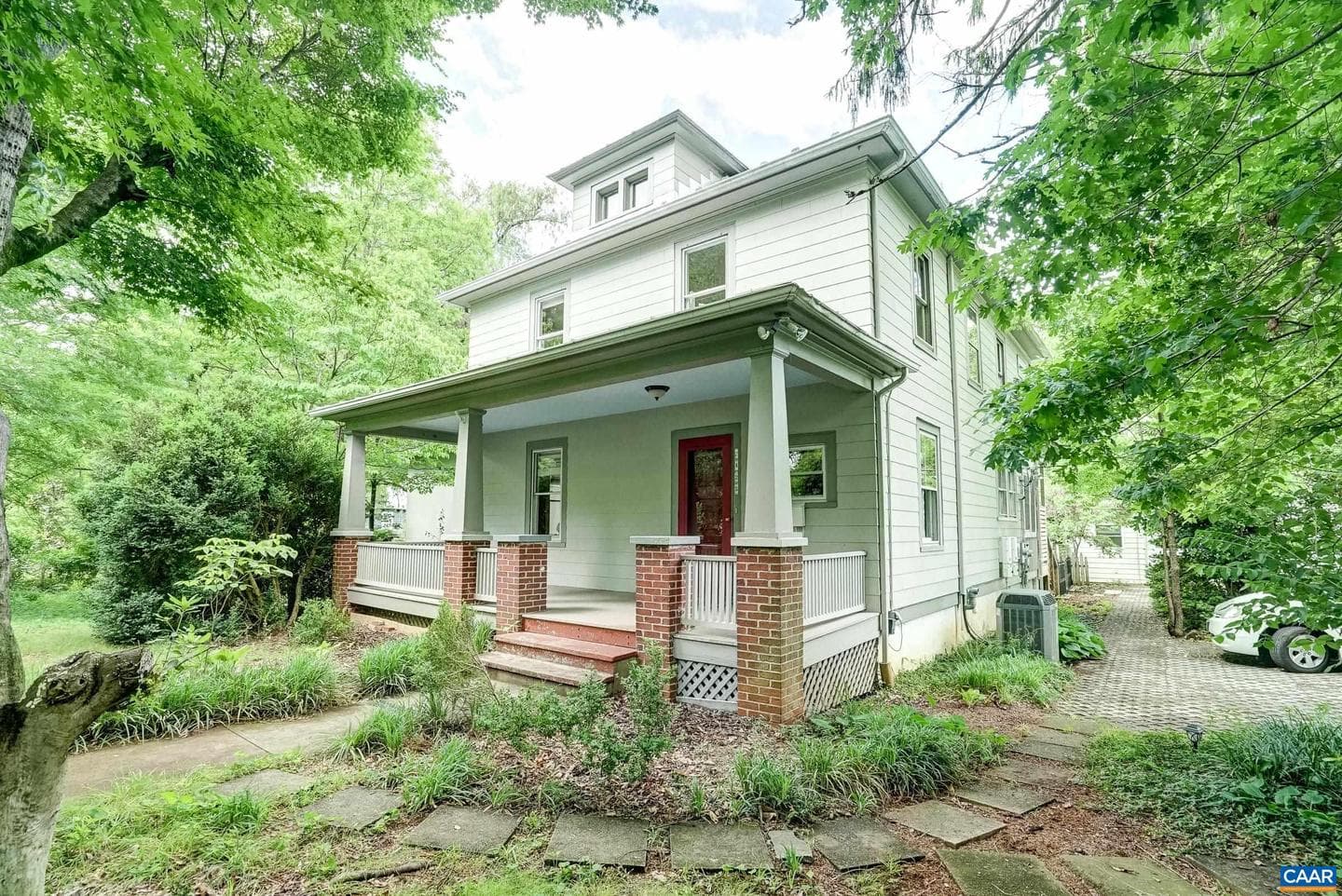 2425 Jefferson Park Ave photo 1
