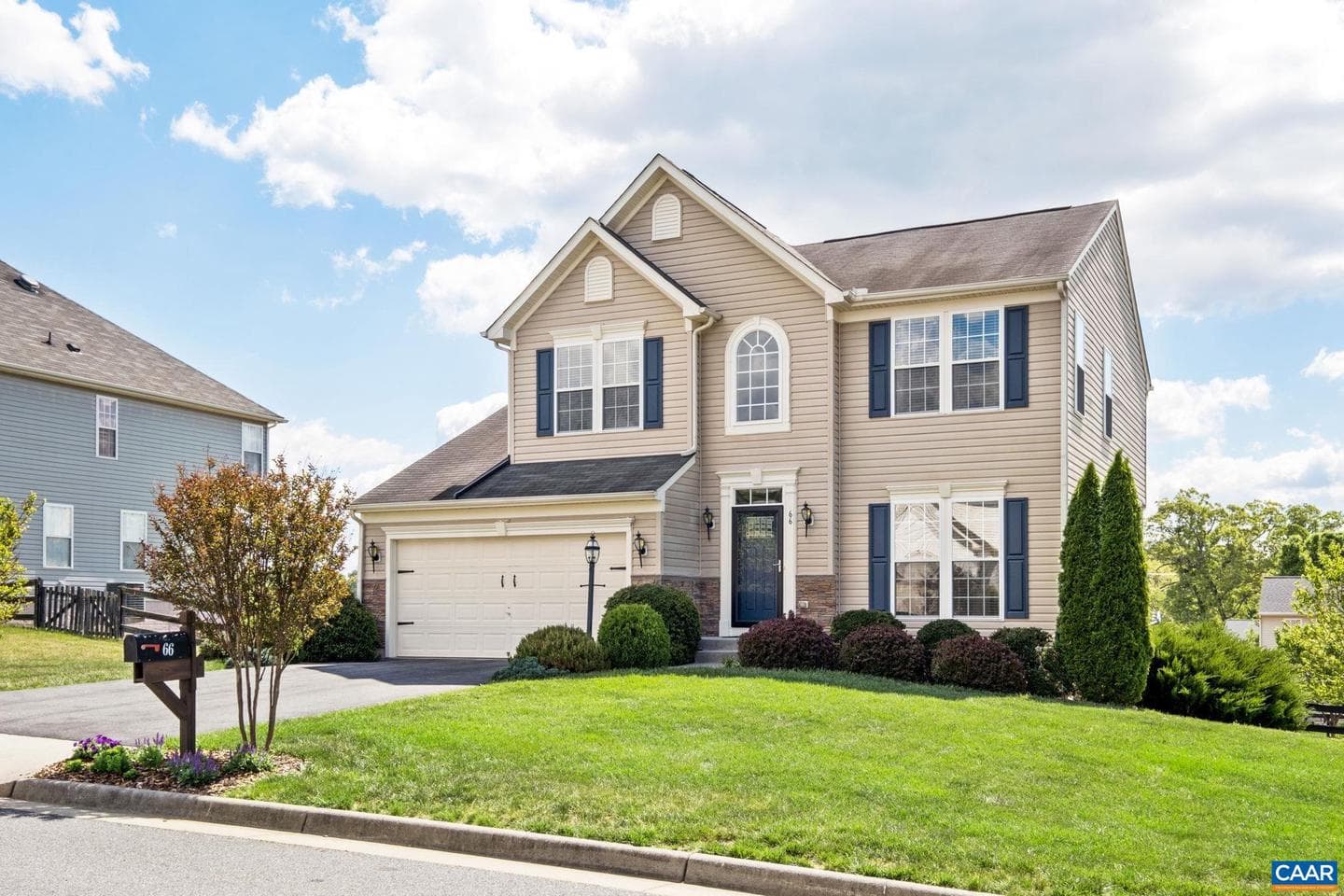 66 Elizabeth Dr photo 1