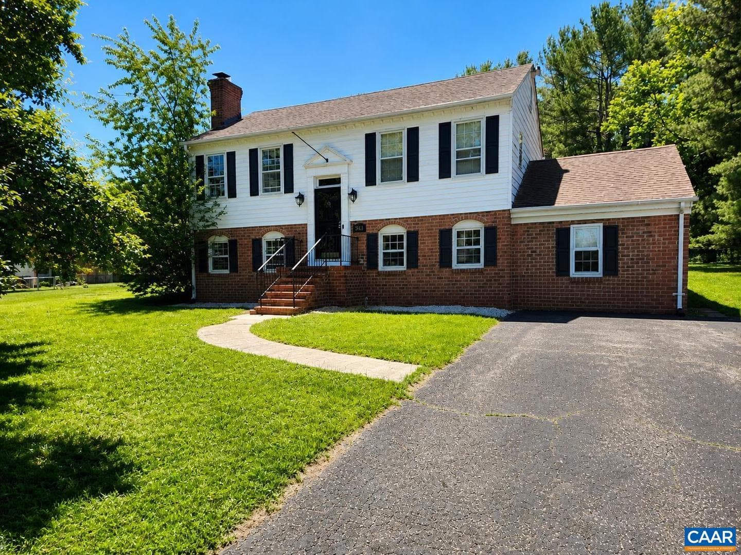 151 Lancaster Dr photo 1