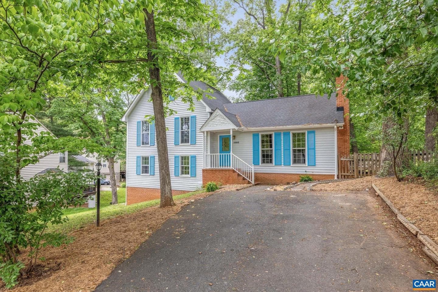 1092 Towne Ln photo 1